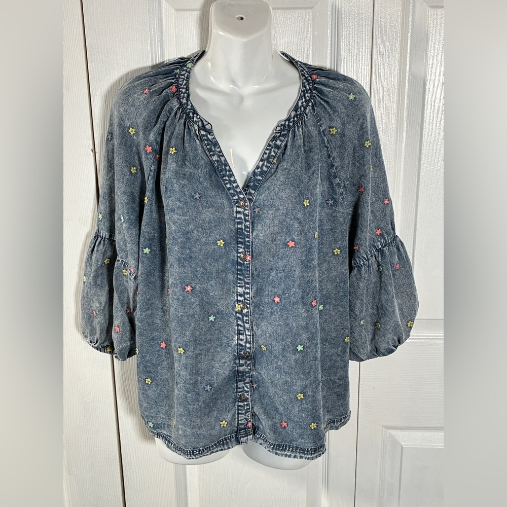 French Dressing Jeans Flower Embroidered Balloon Sleeve Denim Top - Picture 4 of 11